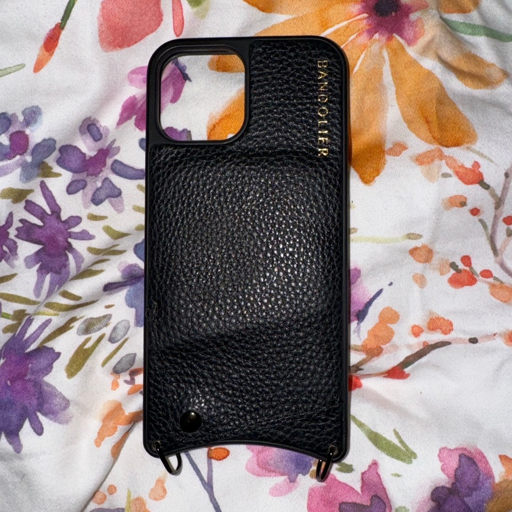 BANDOLIER Pebble Leather in Black/Pewter - iPhone 12/12 pro case only